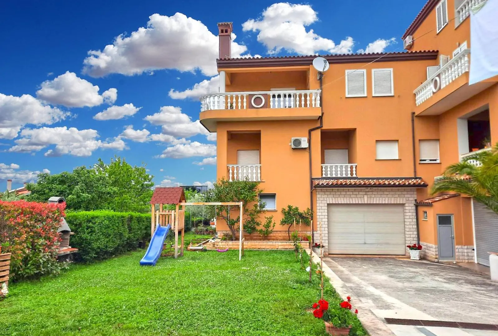 Apartments Galizana 2310
