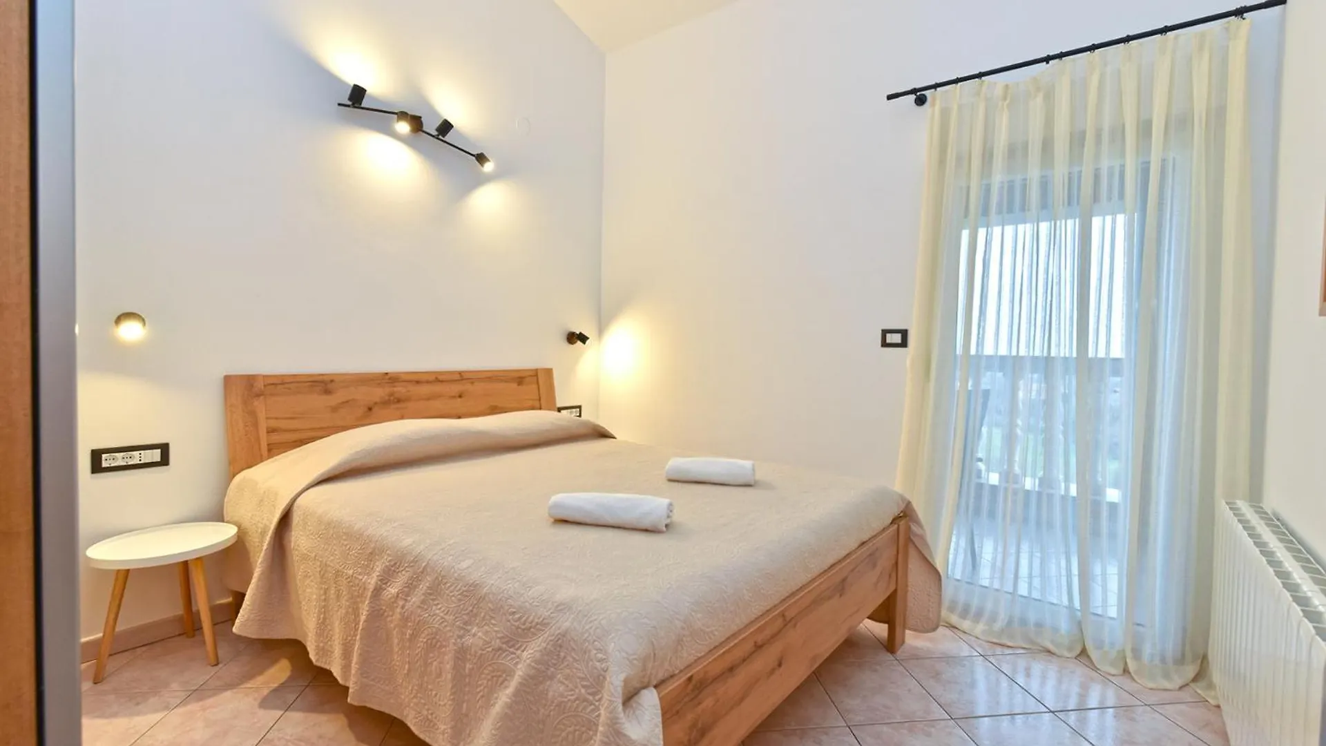 Apartments Galizana 2310