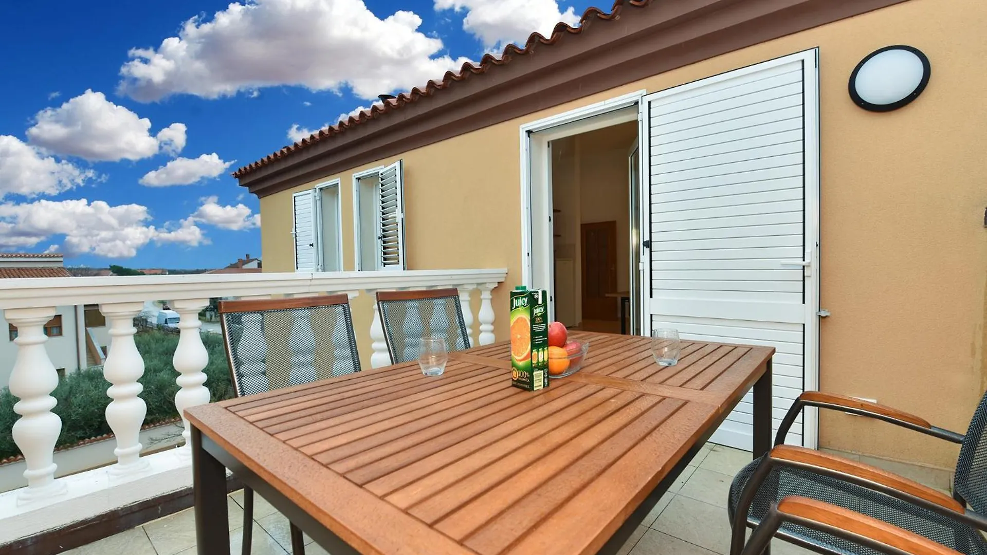 Apartments Galizana 2310