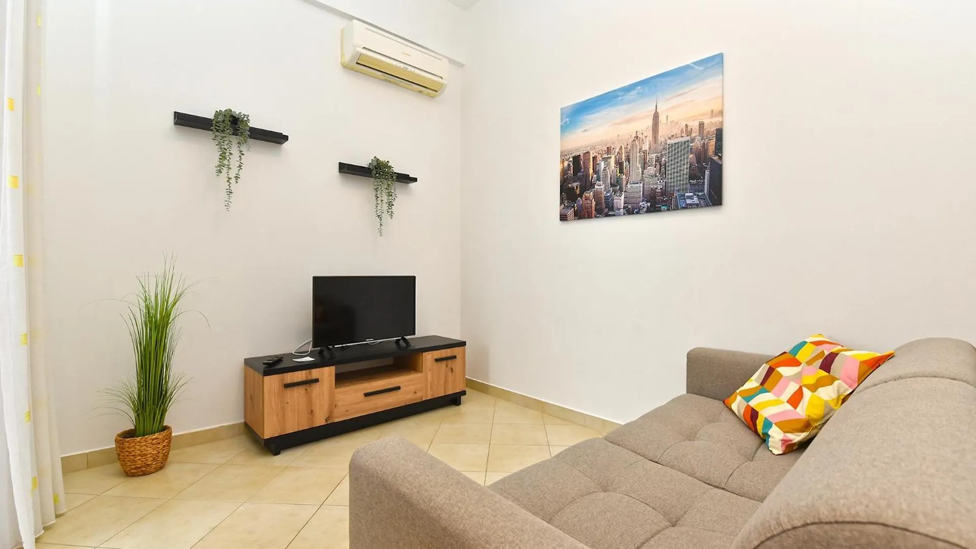 Apartments Galizana 2310