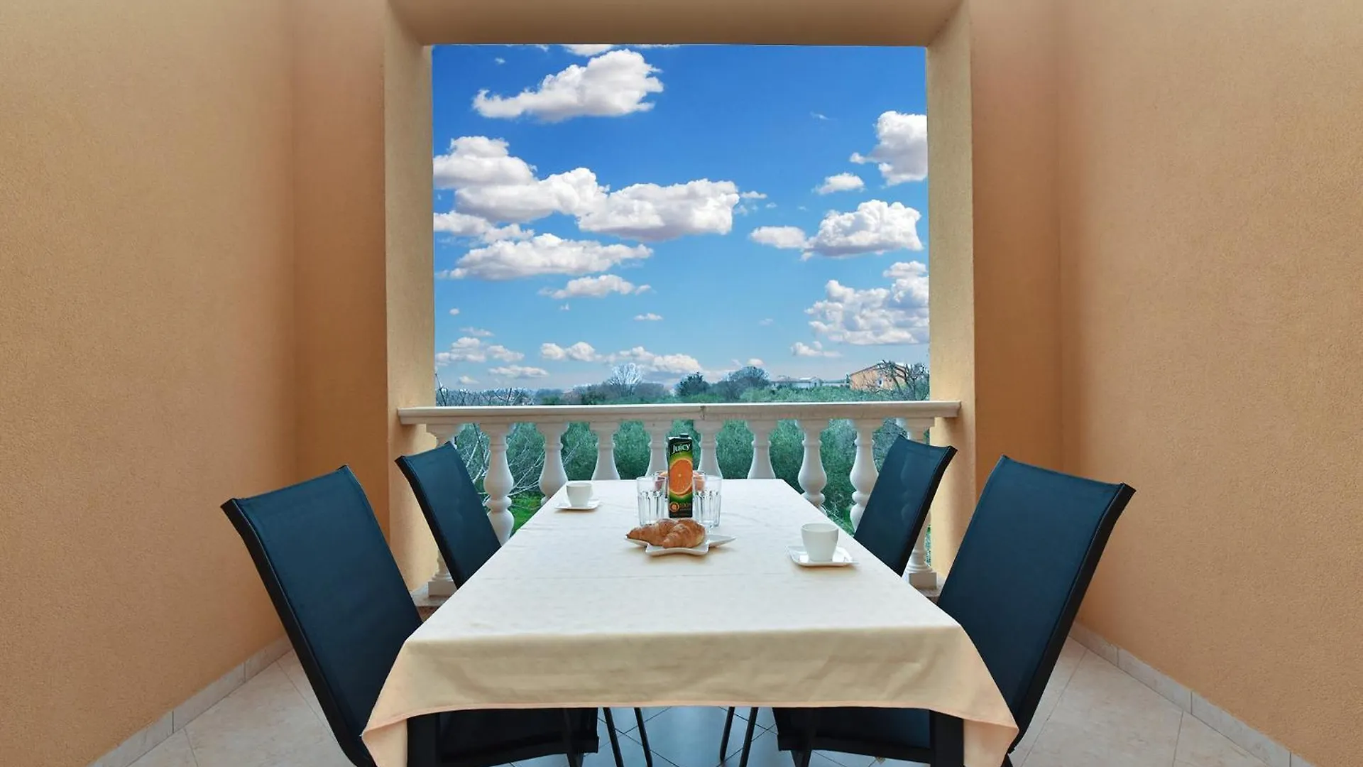 Apartments Galizana 2310