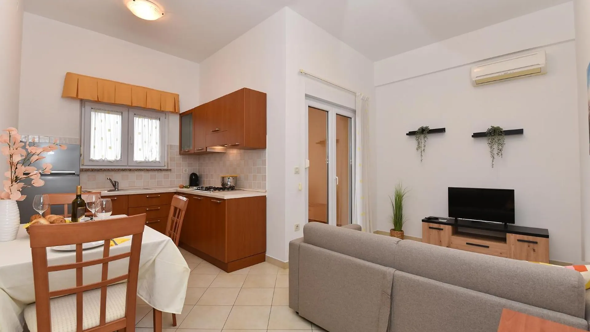 Apartments Galizana 2310