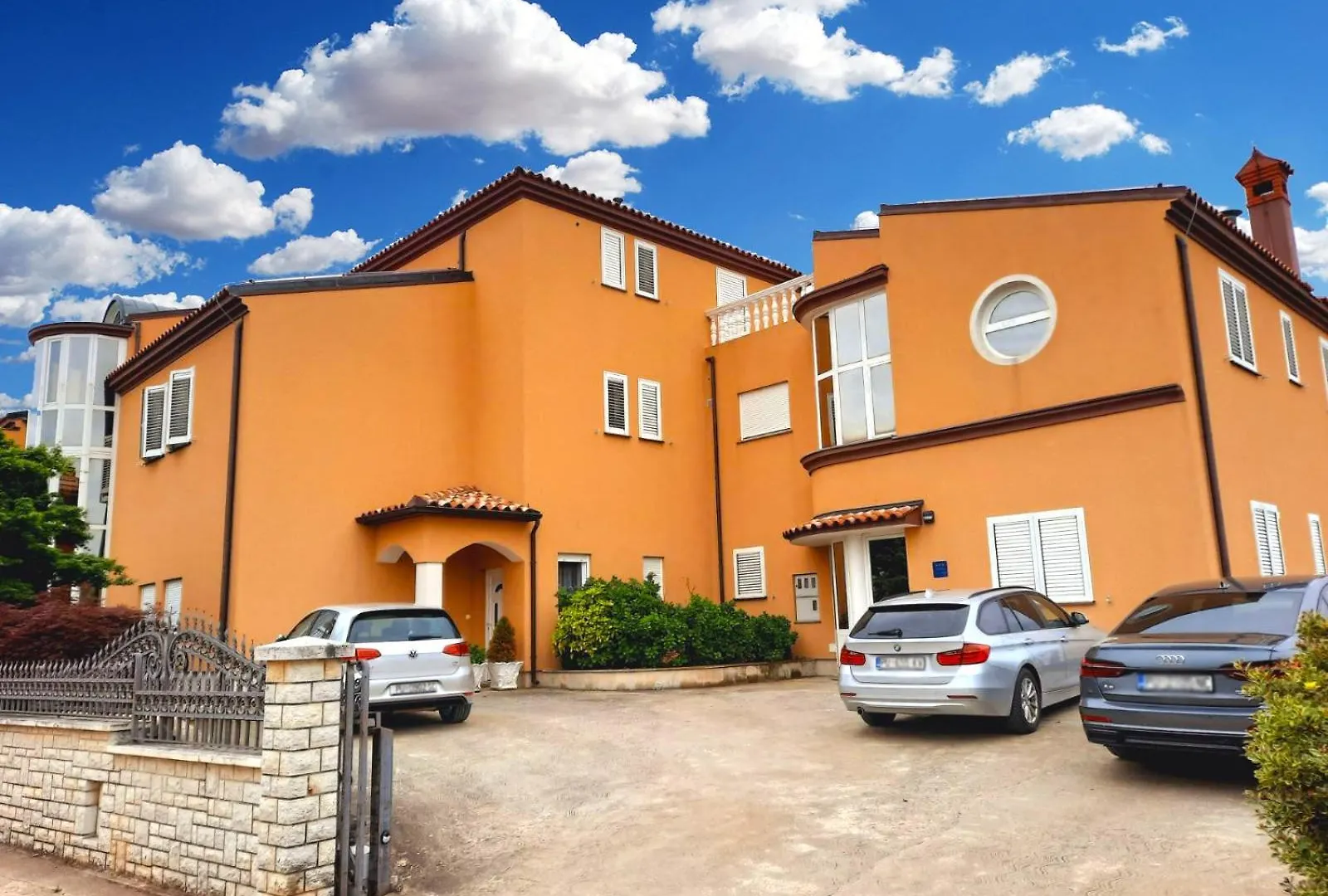 Apartments Galizana 2310