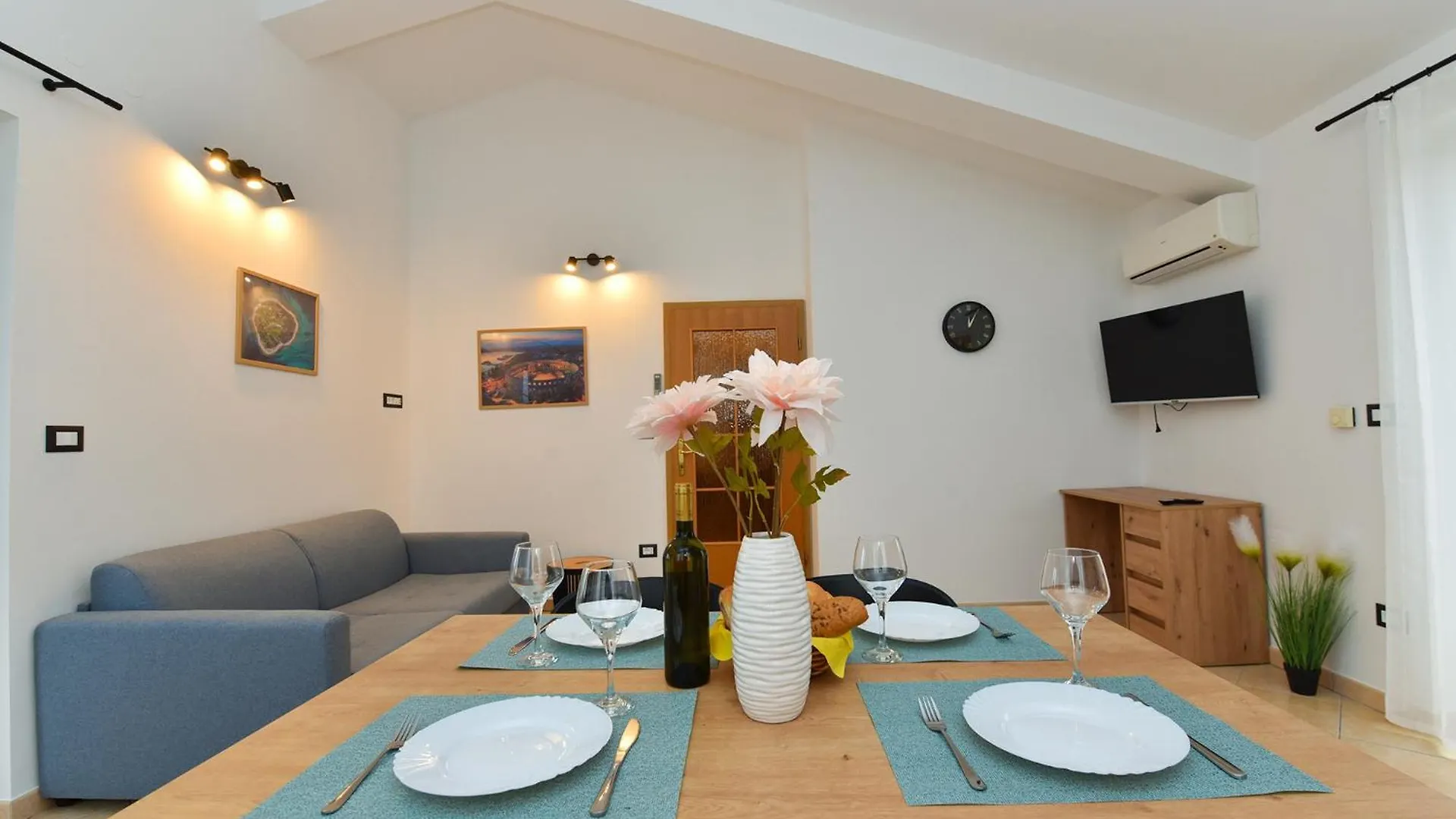Apartments Galizana 2310